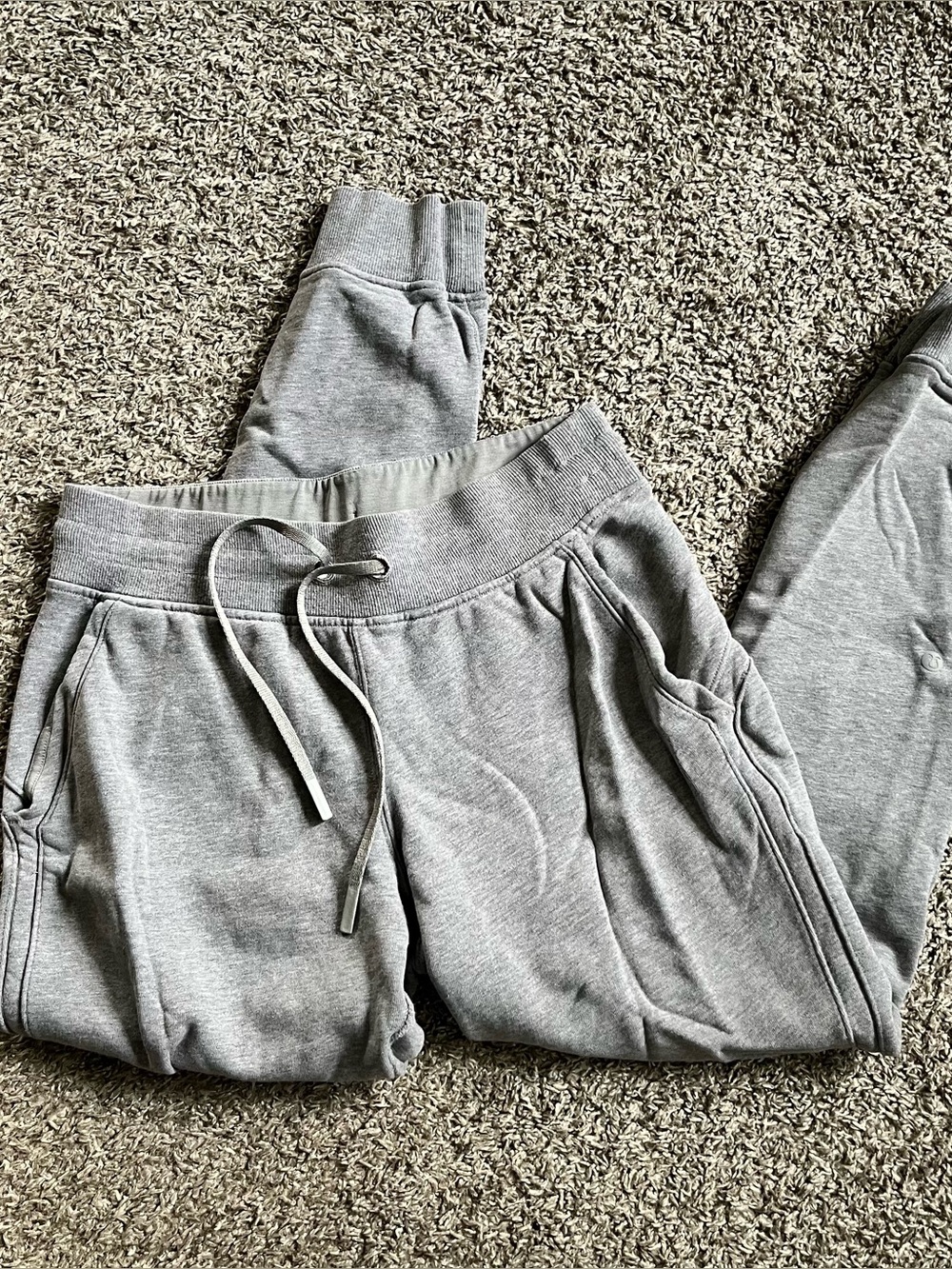 Lululemon Warm Down Jogger Size 6 Sweatpants Athleisure Loungewear  Gray